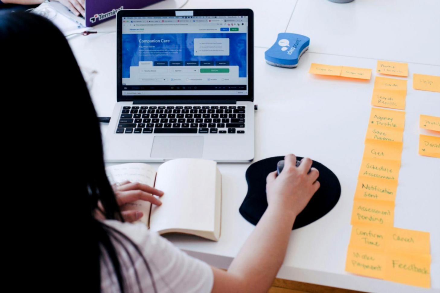 Professionelle Budgetplanung und Finanzanalyse im modernen Büro